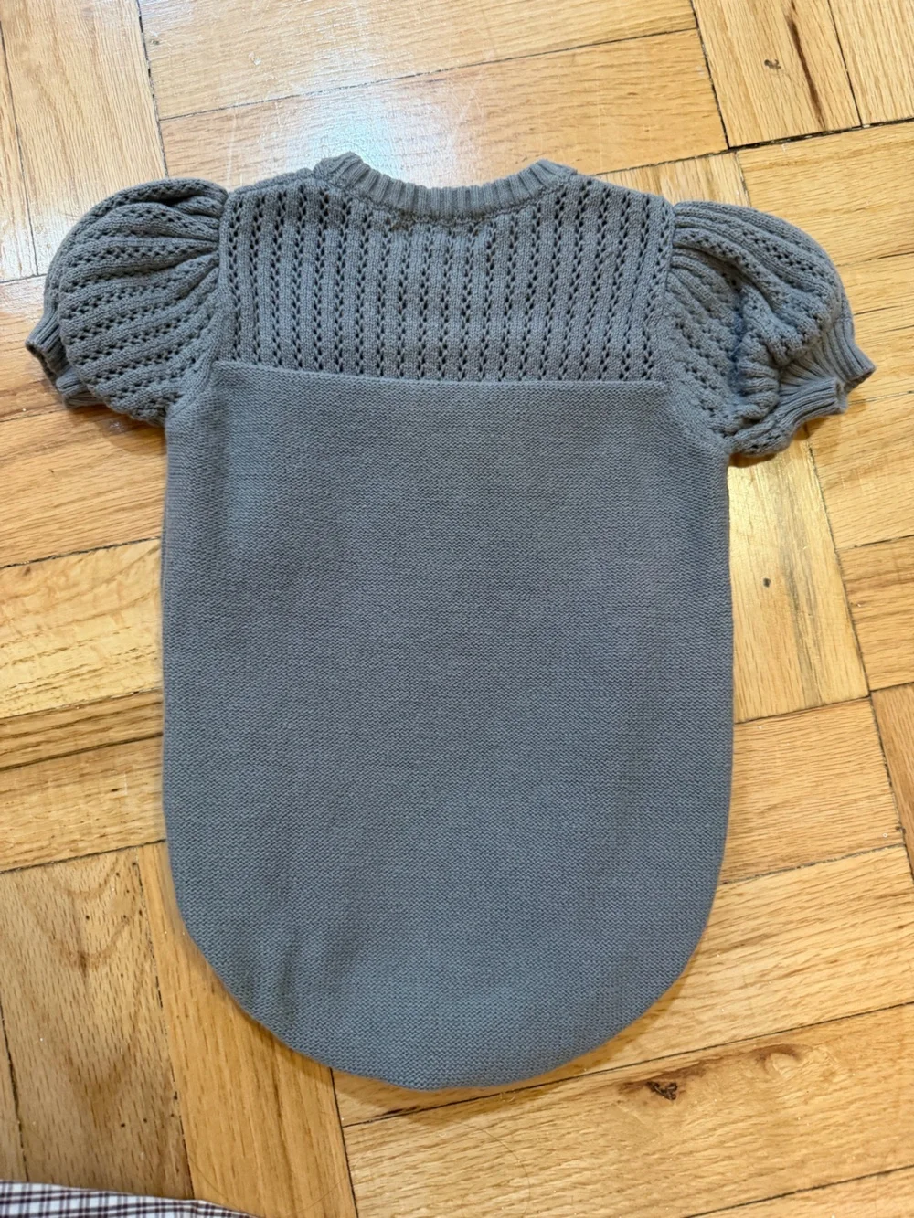 Quincy Mae 0-3 month baby onesie 100% organic cotton
